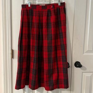 Vintage Red Plaid Pleated Wool Skirt by Wimbledon by Hartwell Size 16 Portugal